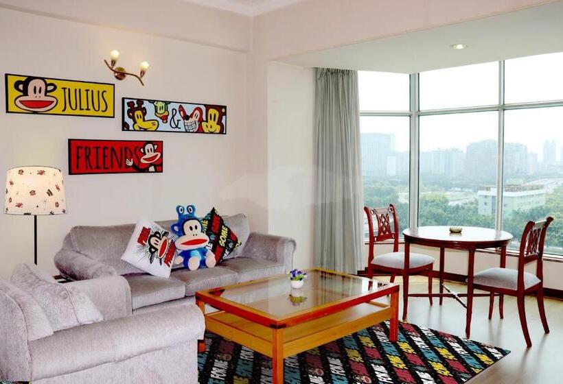 Люкс Семейный 2 Спальни, Ramada By Wyndham Pearl Guangzhou Canton Fair Free Shuttle Bus