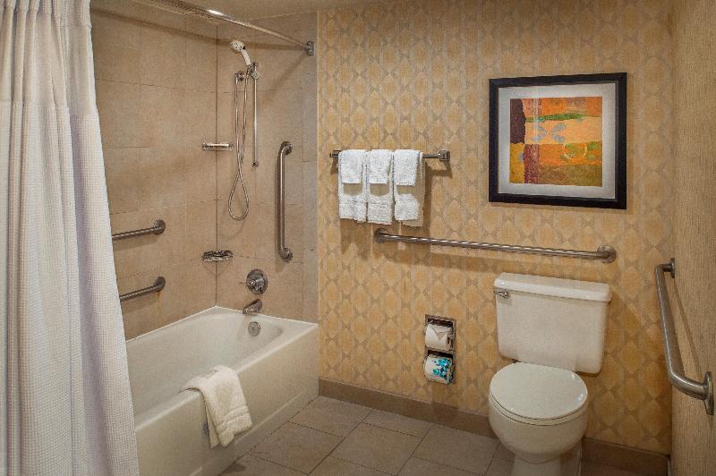 Номер Стандарт Кровать Кинг Адаптированный для Инвалидов, Crowne Plaza Hotel St. Louis Airport, An Ihg