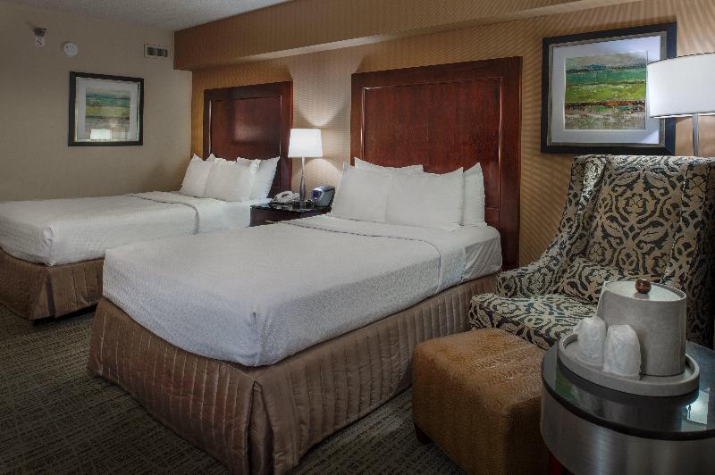 Номер Superior, Crowne Plaza Hotel St. Louis Airport, An Ihg