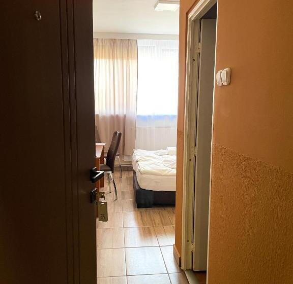 Номер Стандарт, öreg Tó Hotel és Rendezvénytér
