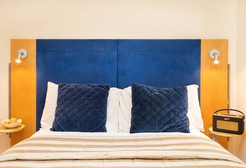 스탠다드 룸, The Berkeley Square Hotel Bristol