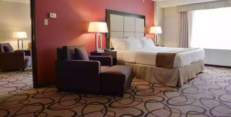 Suite King Size Bed, Holiday Inn Montreal Centre Ville Downtown, An Ihg
