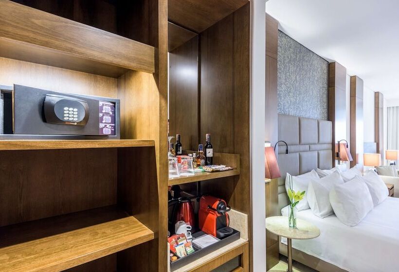 Premium room with terrace, NH Collection Bogotá Royal Teleport