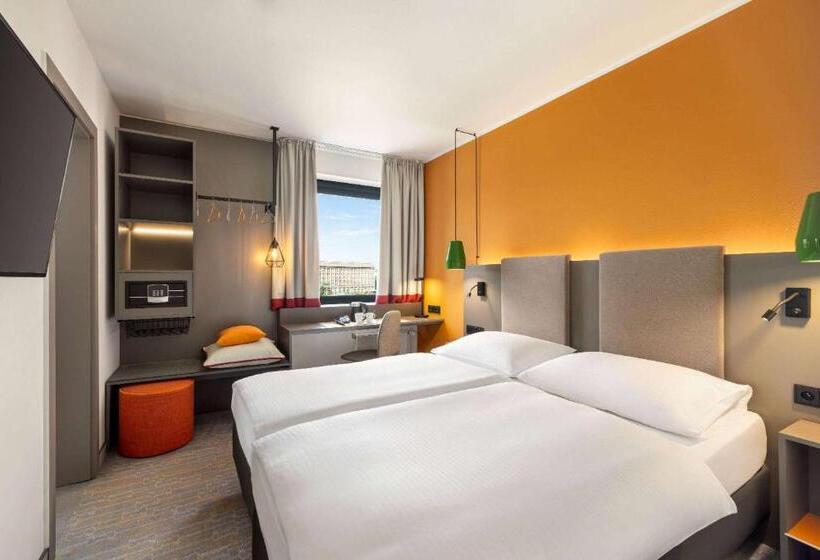 Номер Стандарт с Гостиной, Vienna House Easy By Wyndham Cracow