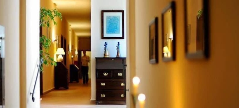 Полулюкс, Is Morus Relais