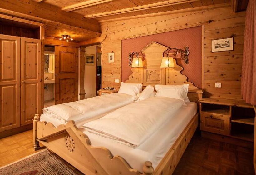 Полулюкс, Schlosshotel Chastè