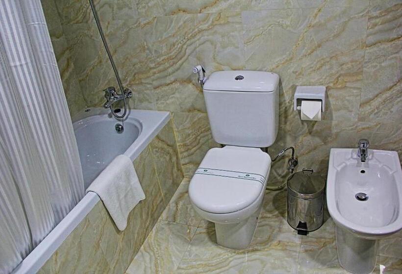 سوییت جونیور, Bahrain International