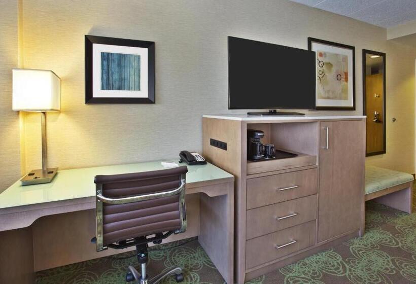 Номер Стандарт 2 Двуспальные Кровати, Crowne Plaza Lansing, An Ihg