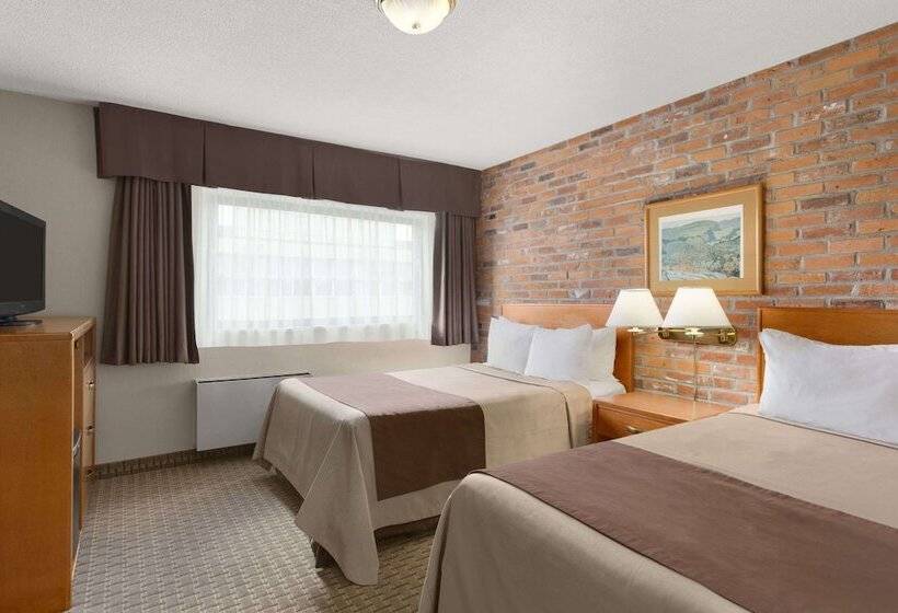 Номер Стандарт 2 Двуспальные Кровати, Travelodge By Wyndham Thunder Bay On
