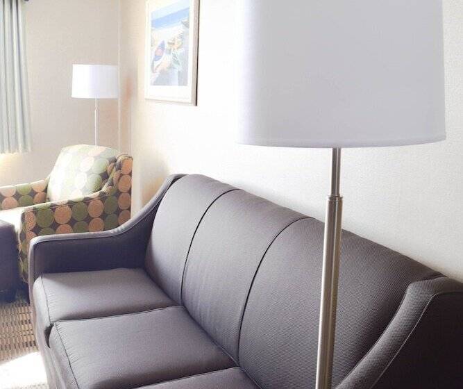 Люкс, Best Western Providence Warwick Airport Inn