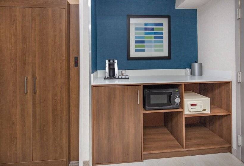 سوئیت برای معلولان, Holiday Inn Express San Diego Airport Old Town, An Ihg