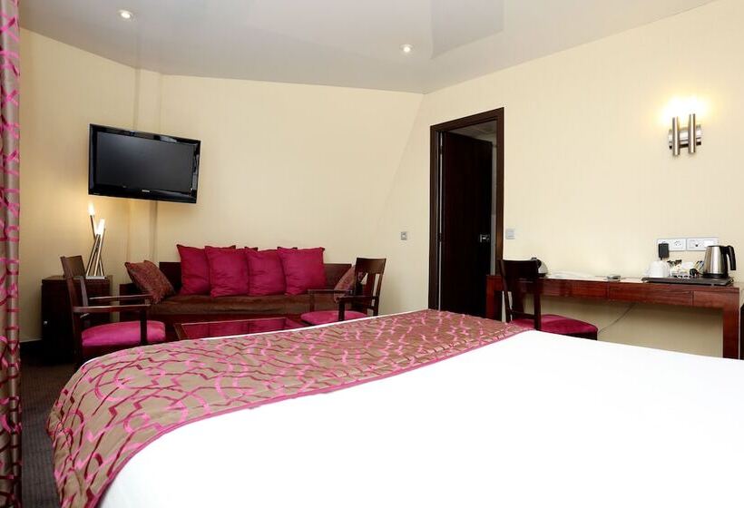 سوییت جونیور, Grand Hotel Francais