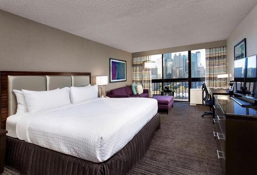 适合残疾人士使用的带超级大床的标准间, Crowne Plaza Atlanta  Midtown, An Ihg