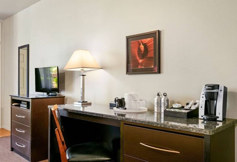 Стандартный Номер Кровать Кинг, Flanigan`s Resort And Spa