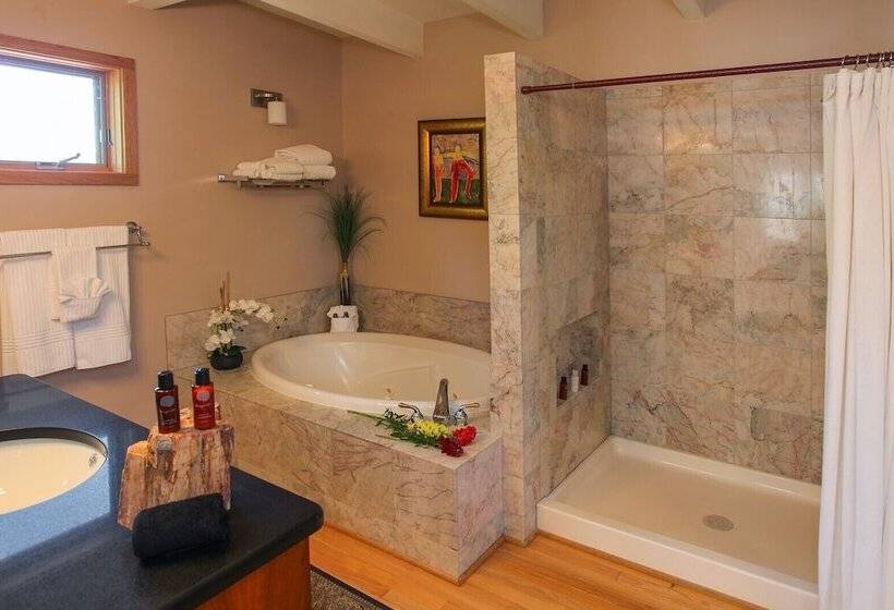 Вилла 1 Спальня, Flanigan`s Resort And Spa