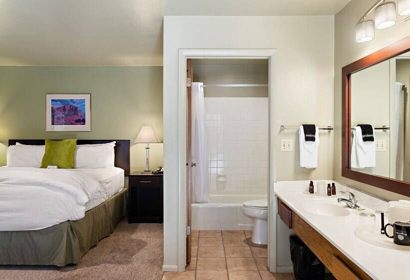 Стандартный Номер Кровать Кинг, Flanigan`s Resort And Spa