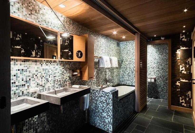 اتاق لوکس با چشم‌انداز شهر, Hôtel Le Blizzard