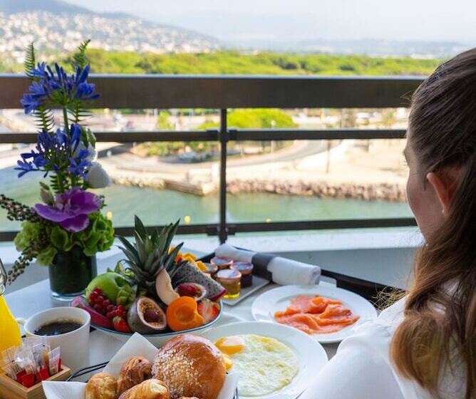 Номер Superior с Террасой, Pullman Cannes Mandelieu Royal Casino