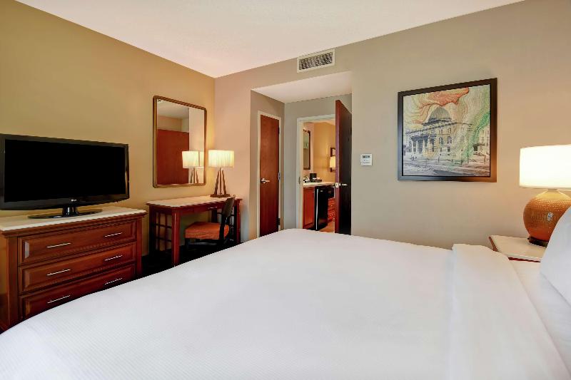 Люкс Премиум, Embassy Suites Little Rock
