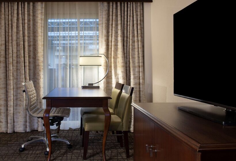 Люкс Premium 2 Спальни, Embassy Suites By Hilton Philadelphia Airport