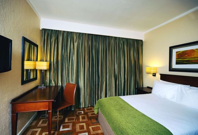 스탠다드 룸, Garden Court Or Tambo International Airport