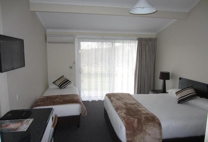 스위트, Moore Park Inn