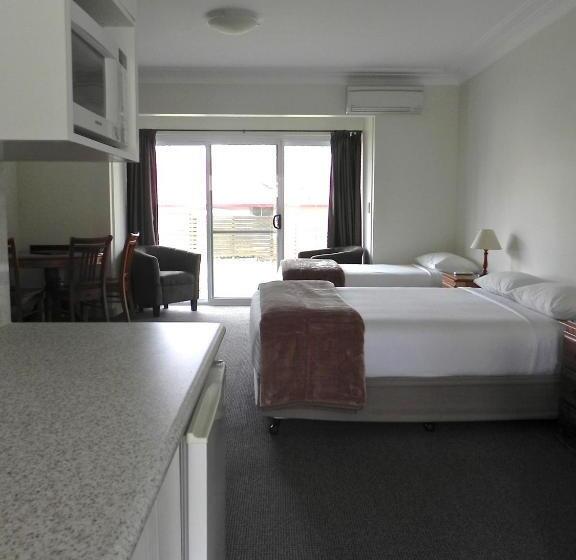 디럭스 스위트, Moore Park Inn