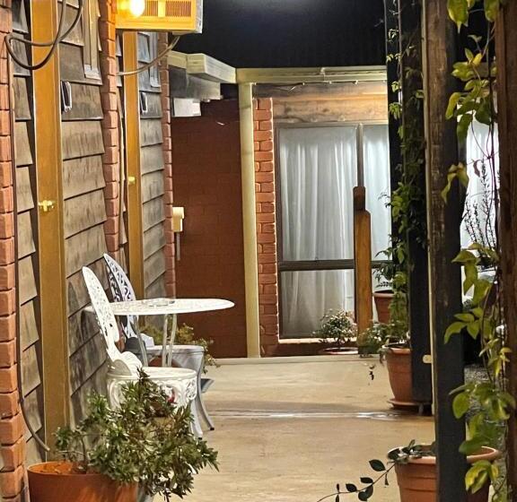 스탠다드 룸, Country Roads Motor Inn