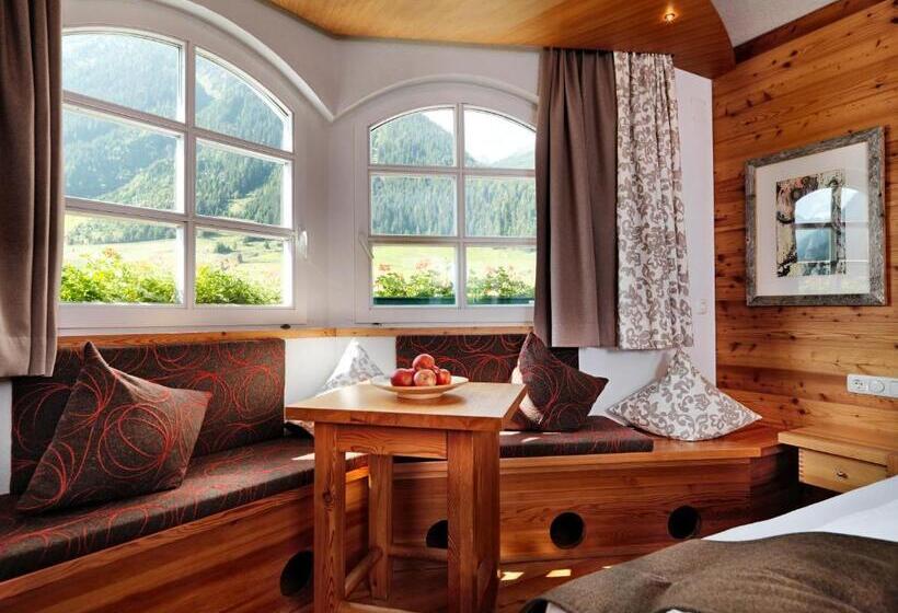 Номер Стандарт, Goldener Adler   Im Sommer Silvretta Card Premium Inkludiert
