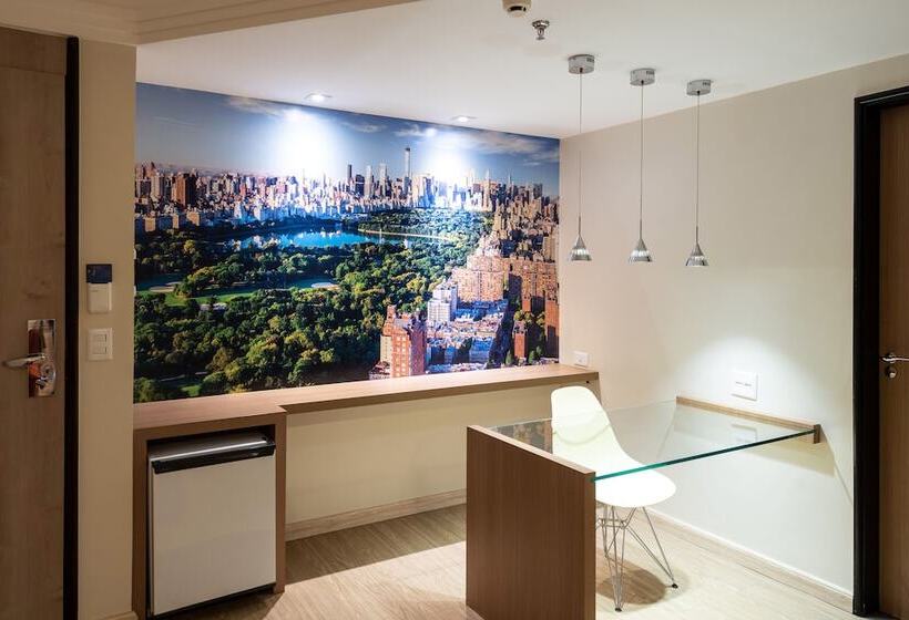 غرفة سوبيريور فردية, Manhattan Plaza