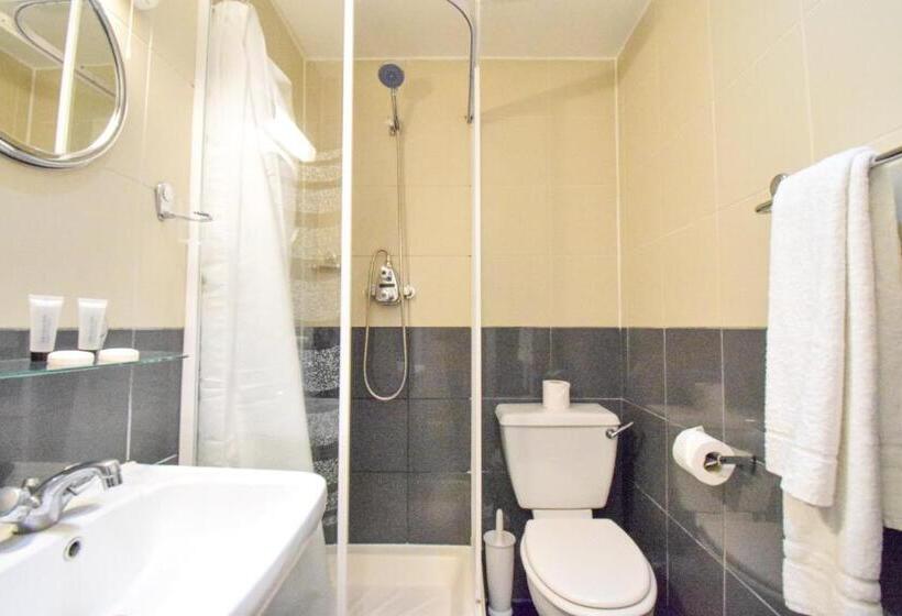 اتاق استاندارد چهار تخته, Pembridge Palace