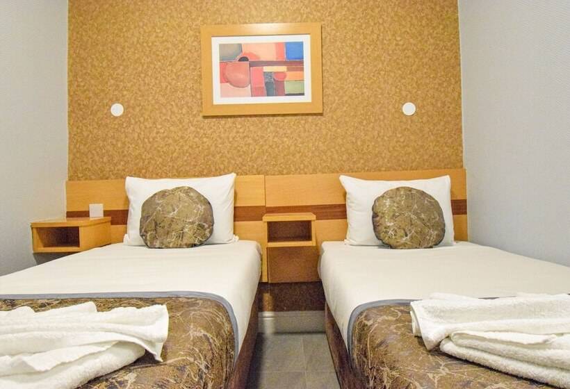 اتاق استاندارد چهار تخته, Pembridge Palace