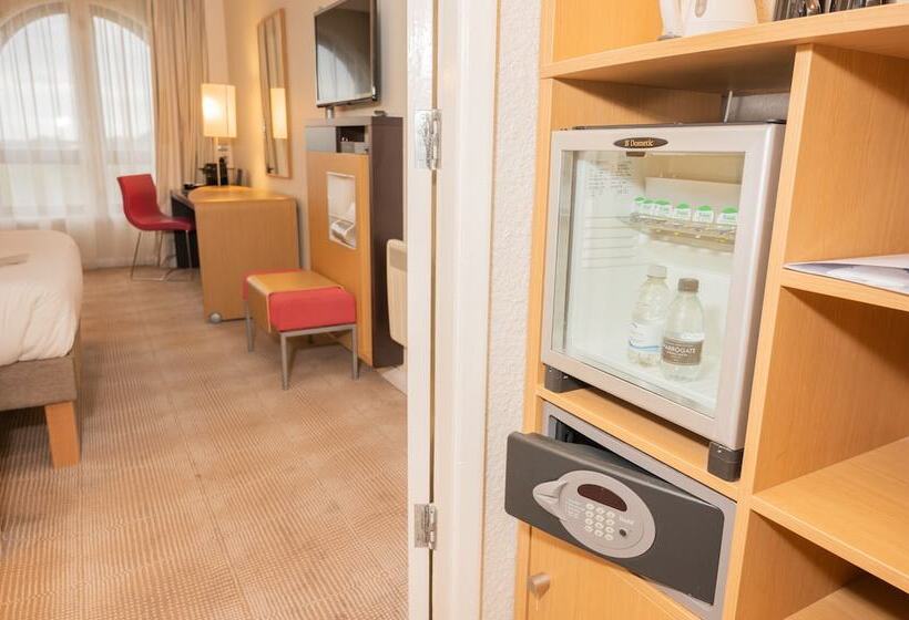 行政房间, Novotel Southampton