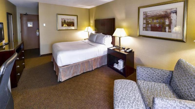 Номер Стандарт Кровать Кинг Адаптированный для Инвалидов, Quality Inn