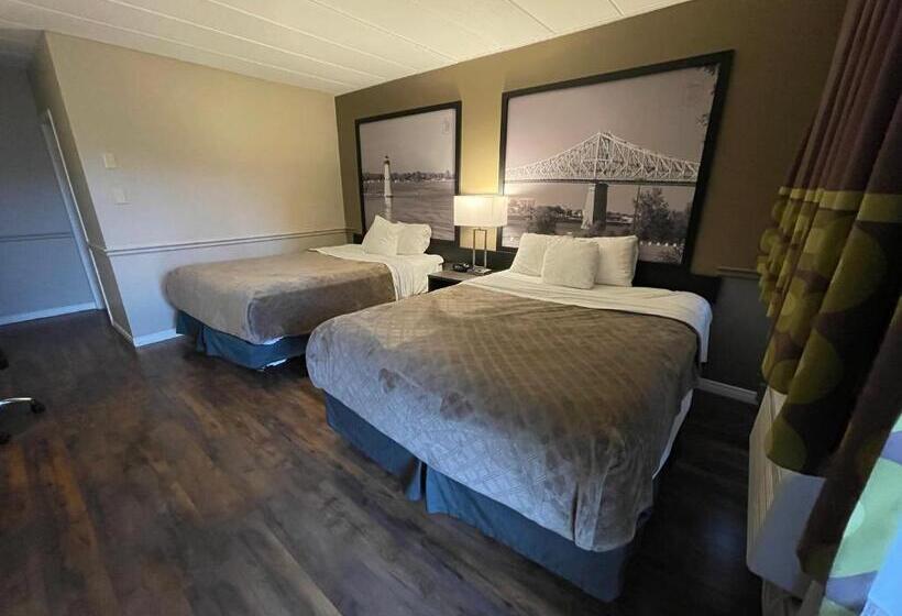 Номер Стандарт, Super 8 By Wyndham Gananoque   Country Squire Resort
