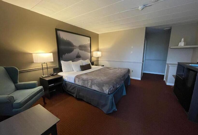 Номер Deluxe Кровать Кинг, Super 8 By Wyndham Gananoque   Country Squire Resort