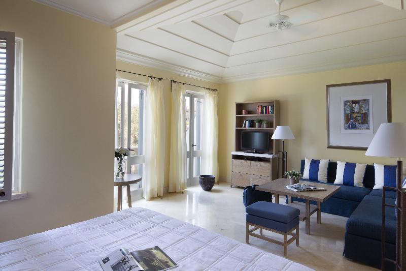 小型套房, Anassa