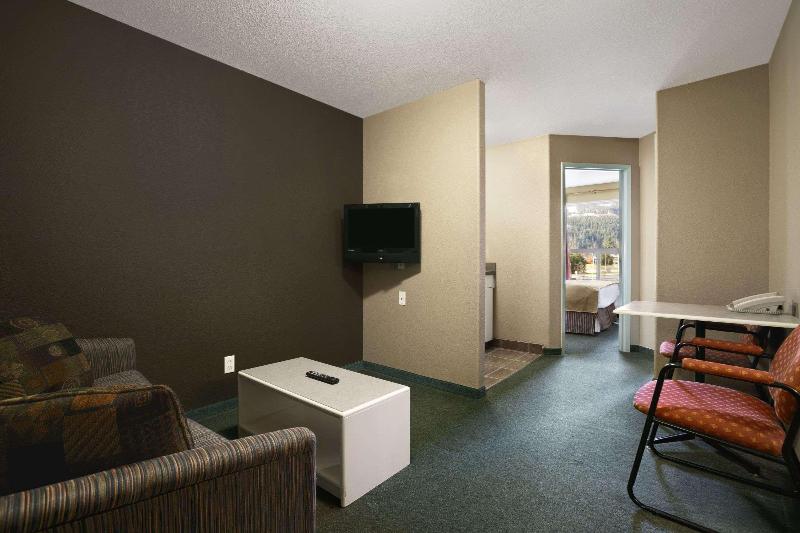 スイート, Super 8 By Wyndham Revelstoke Bc