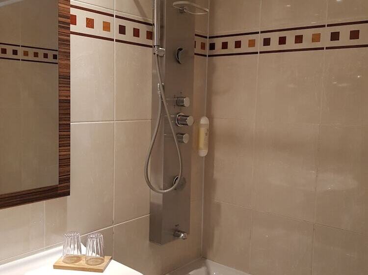 اتاق استاندارد, Champerret Elysees