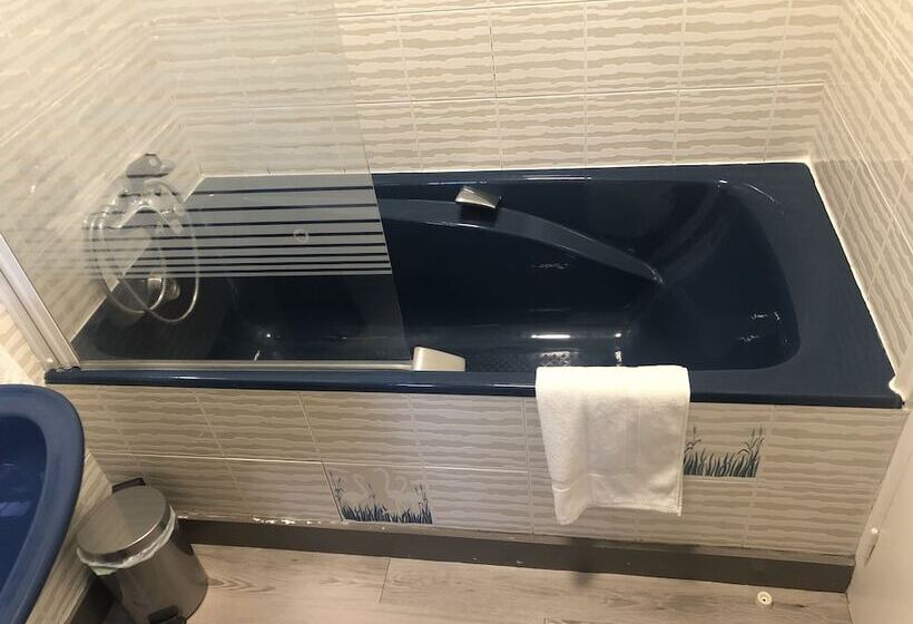 컴포트 룸, Logis Hotel De La Corniche