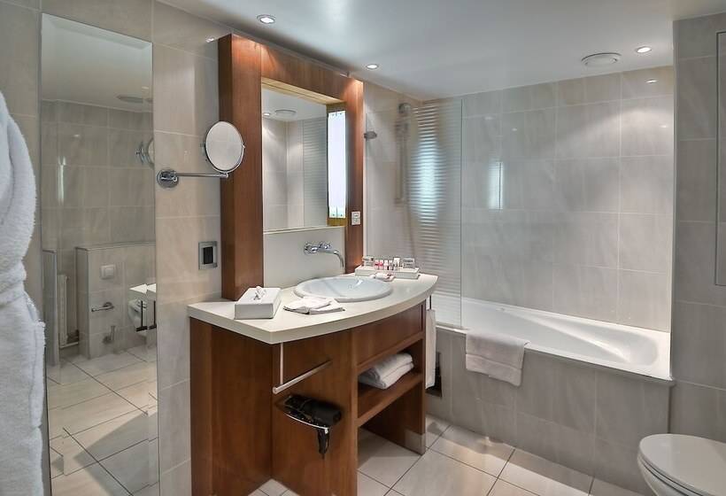 Номер Deluxe, La Maison Champs Elysees
