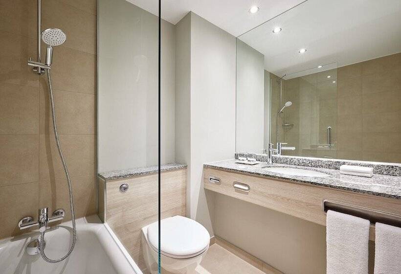高级大房间, Courtyard By Marriott Magdeburg