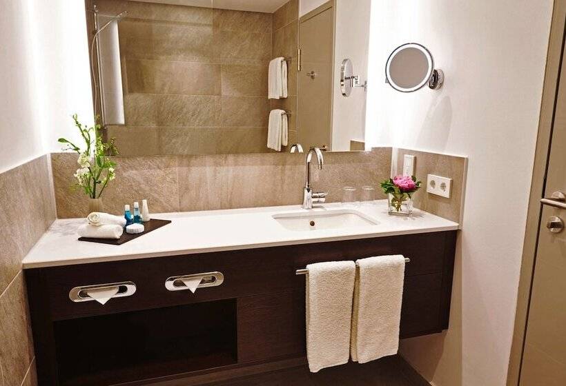 Номер Superior, Steigenberger Hotel Köln