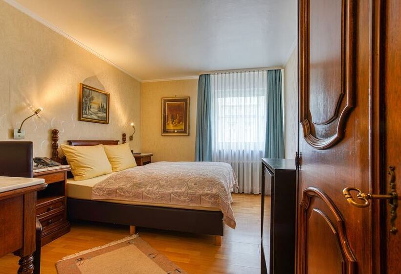 Четырехместный Номер Стандарт, Ff&e Hotel Bavaria