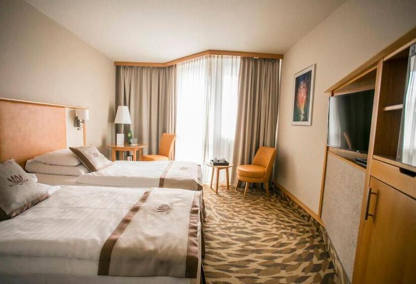 バルコニー付きスタンダードルーム, Lotus Therme Hotel & Spa