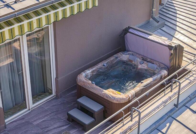 バスタブ付きスタンダードルーム, Lotus Therme Hotel & Spa