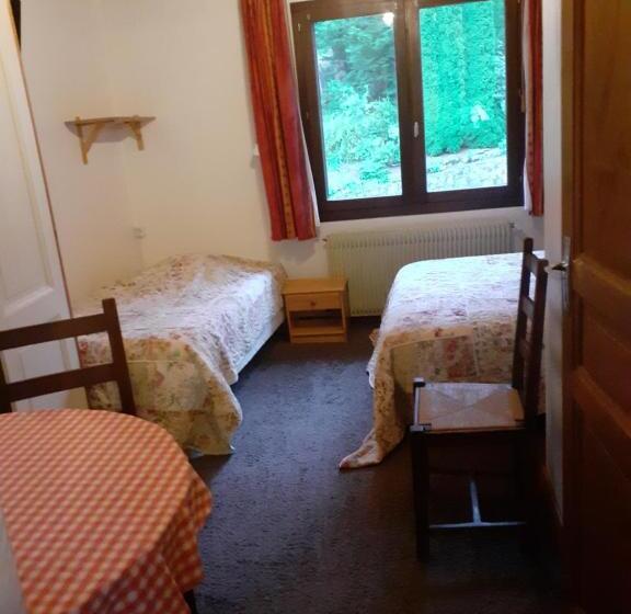 Четырехместный Номер Стандарт, Hôtel La Bergerie