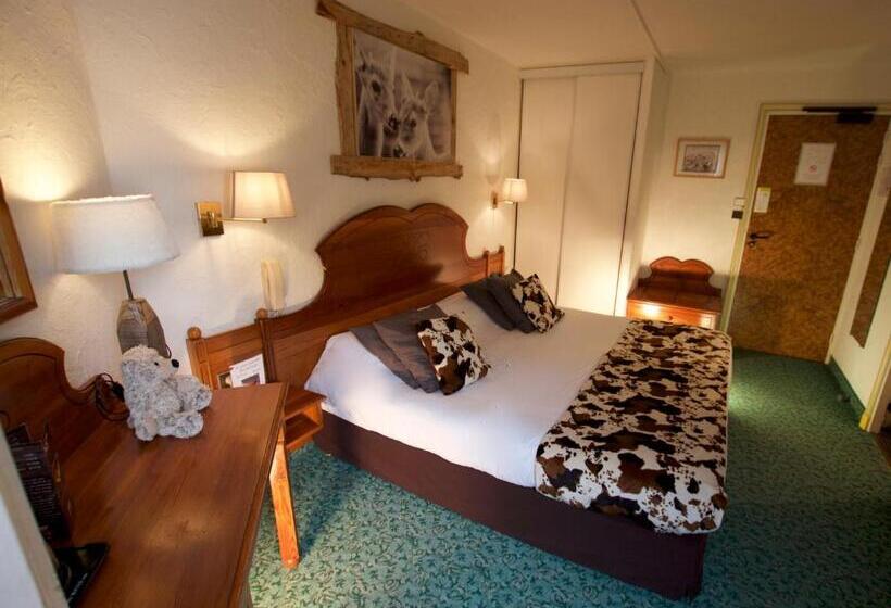 اتاق استاندارد سه نفره, Hôtel Serre Palas
