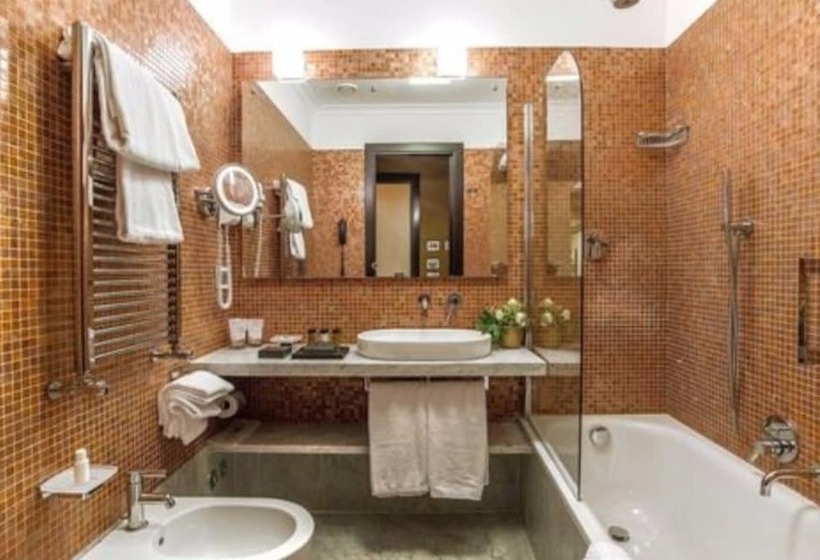 اتاق استاندارد سه نفره, Albergo Del Senato