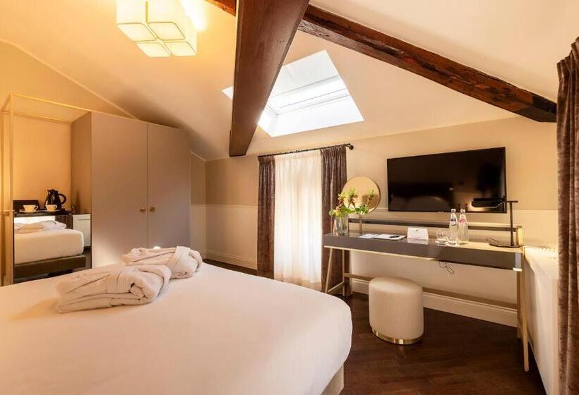 デラックスルーム, Villa Soligo   Small Luxury Hotels Of The World